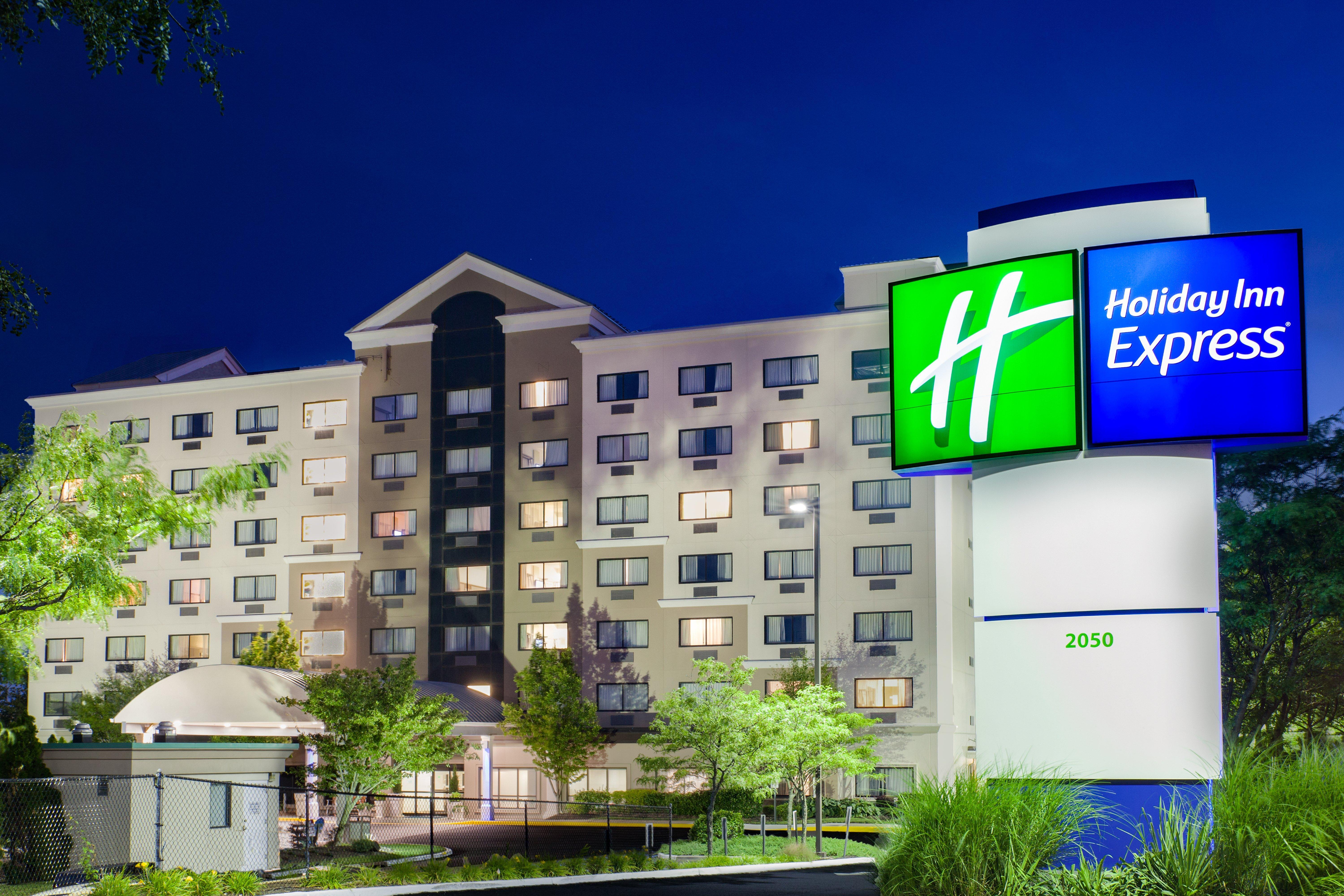 Holiday Inn Express Hauppauge-Long Island By Ihg Exterior photo