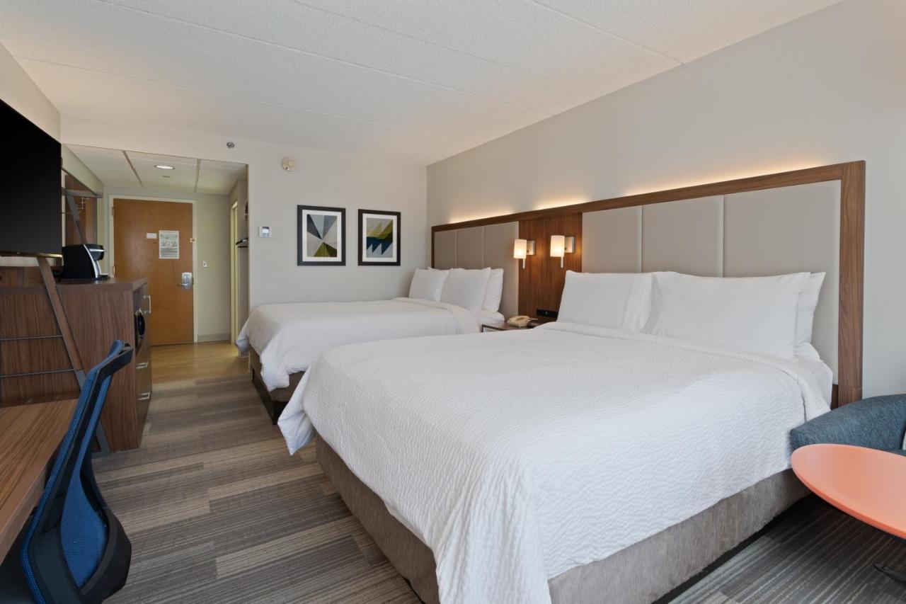 Holiday Inn Express Hauppauge-Long Island By Ihg Exterior photo