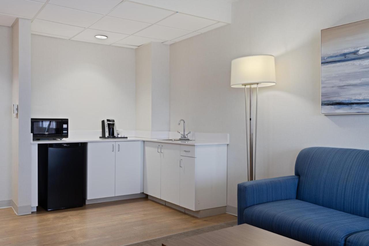 Holiday Inn Express Hauppauge-Long Island By Ihg Exterior photo