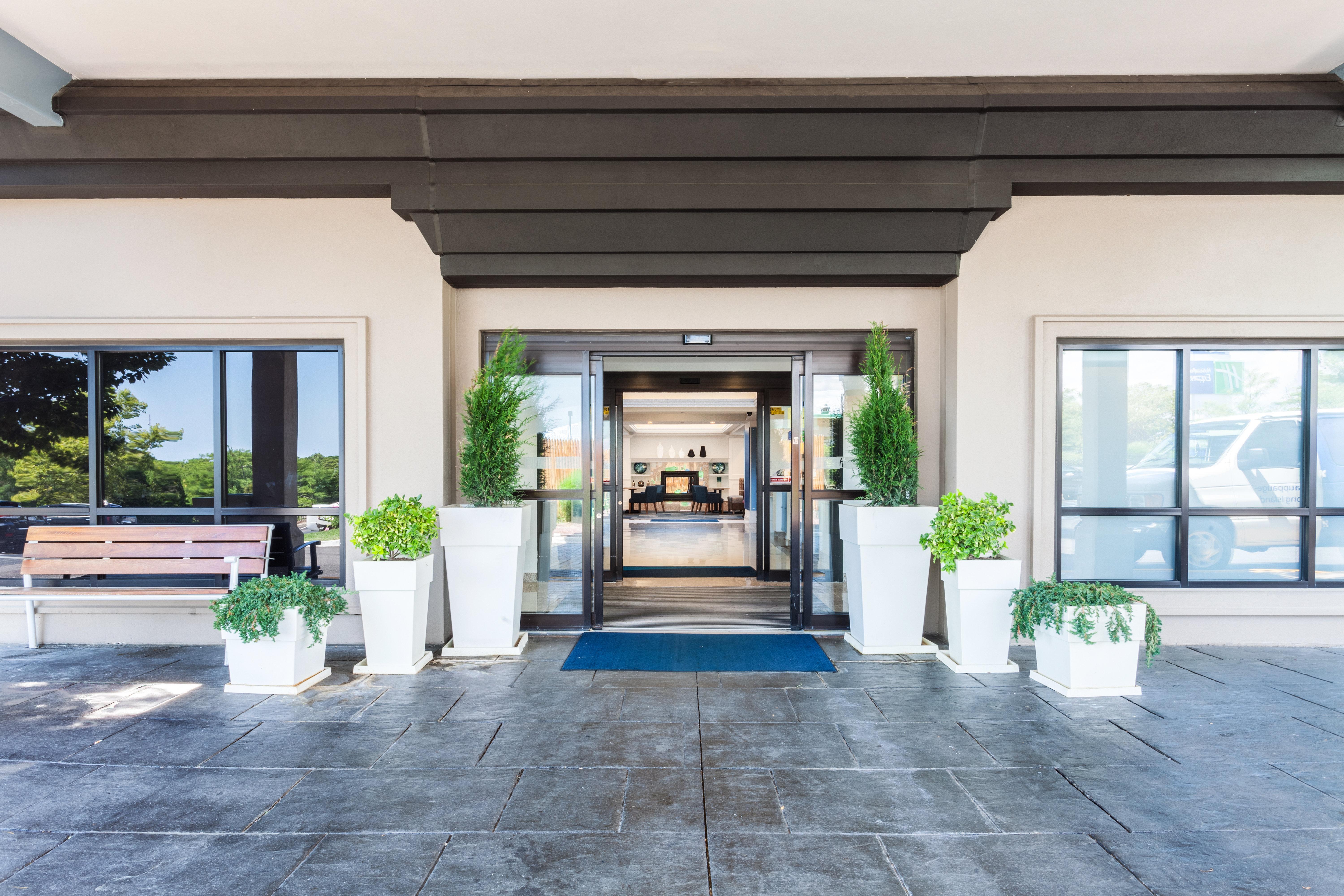 Holiday Inn Express Hauppauge-Long Island By Ihg Exterior photo