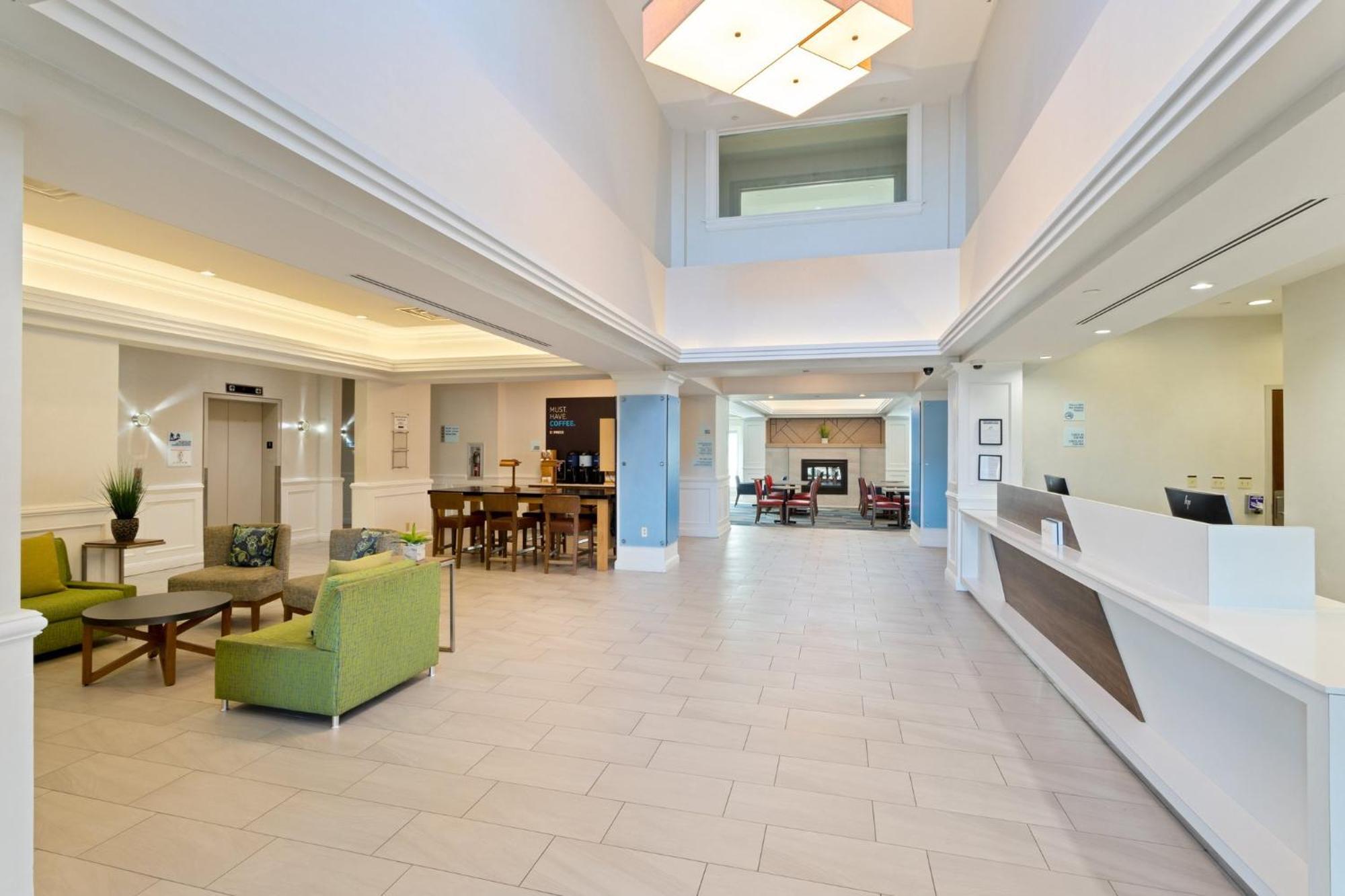 Holiday Inn Express Hauppauge-Long Island By Ihg Exterior photo