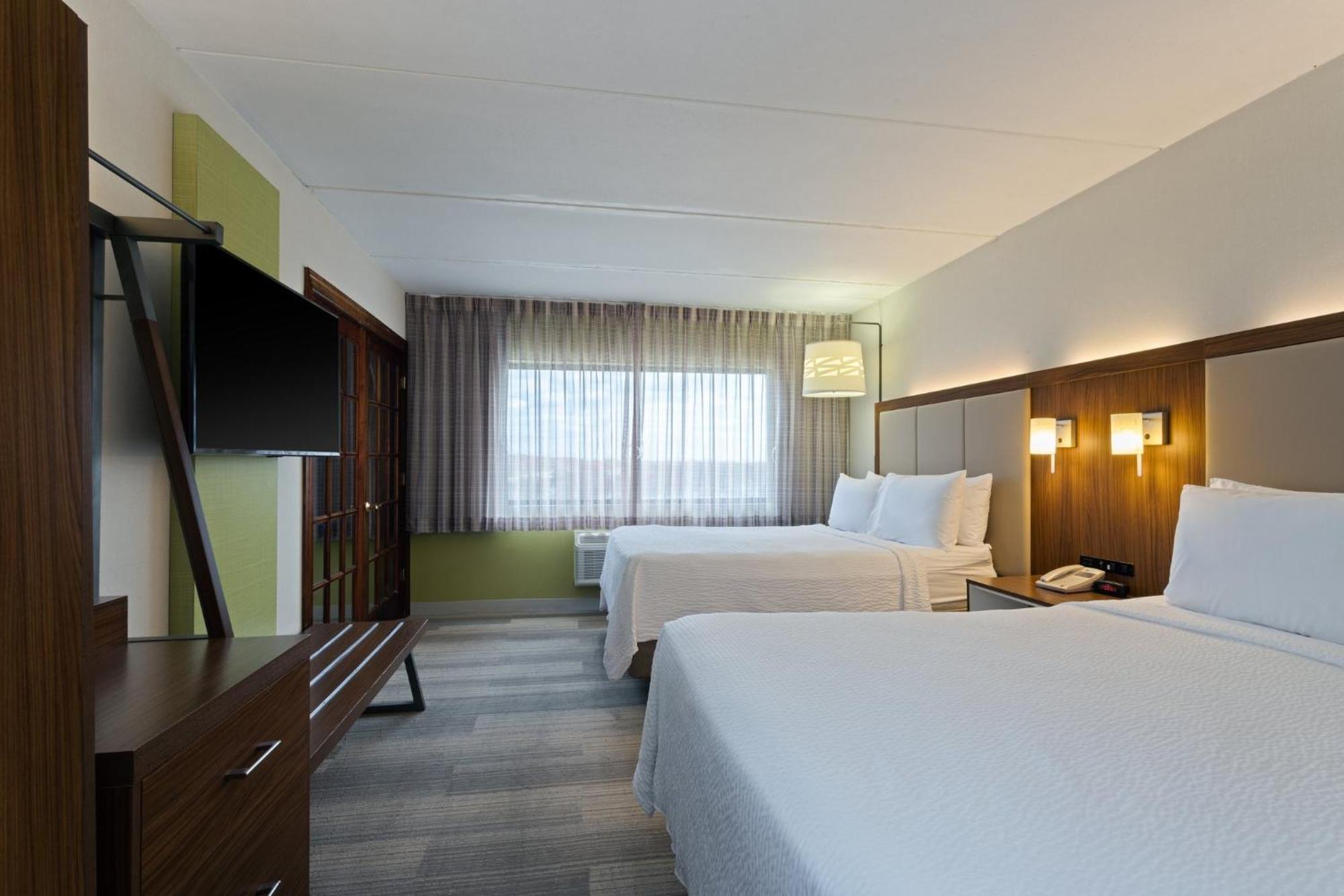 Holiday Inn Express Hauppauge-Long Island By Ihg Exterior photo