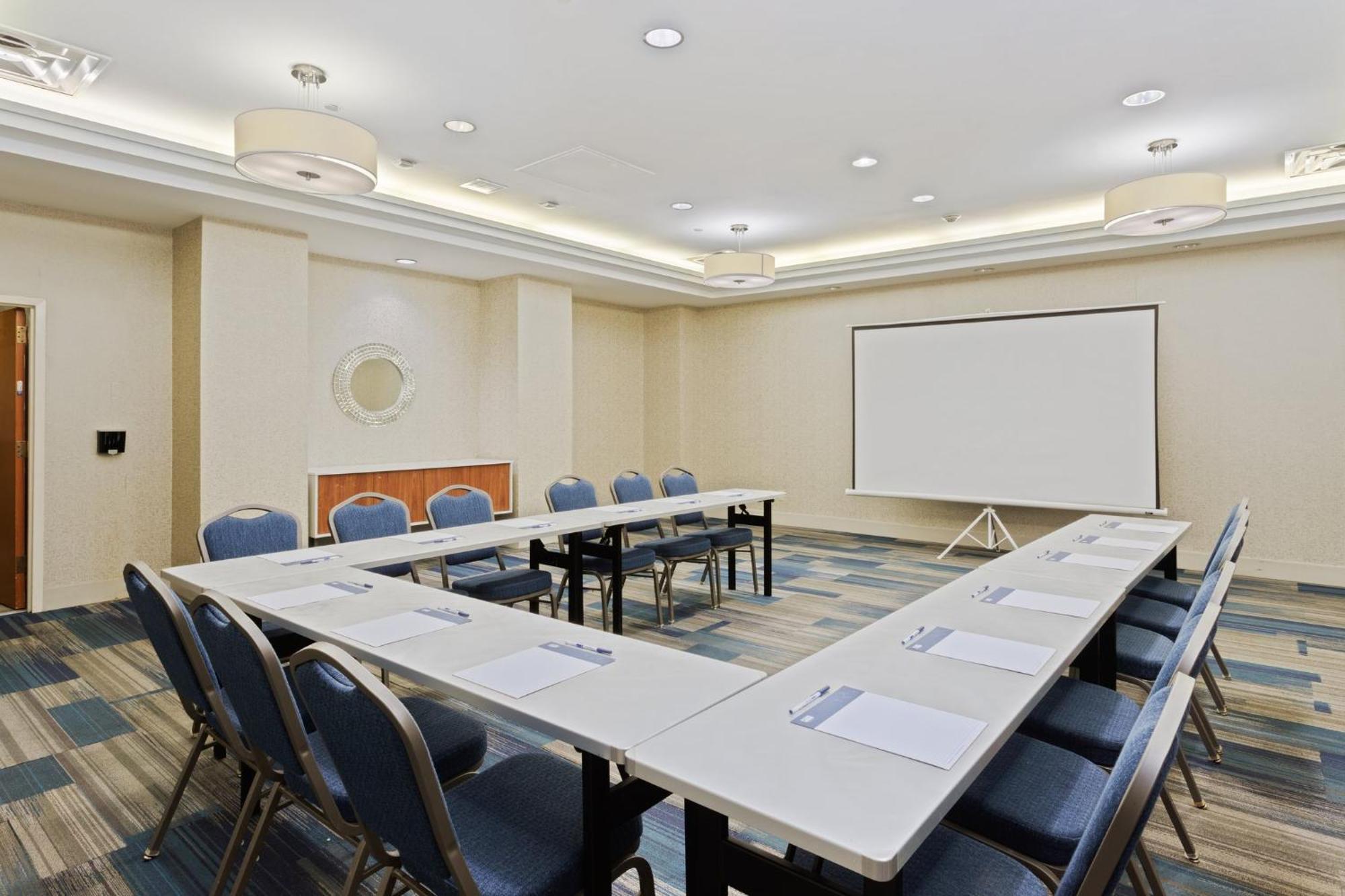 Holiday Inn Express Hauppauge-Long Island By Ihg Exterior photo